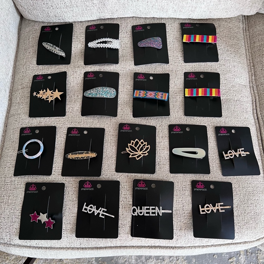 Paparazzi assorted hair clips 17 pieces